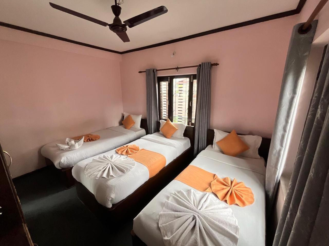 Hotel Travel Inn Pokhara Eksteriør bilde